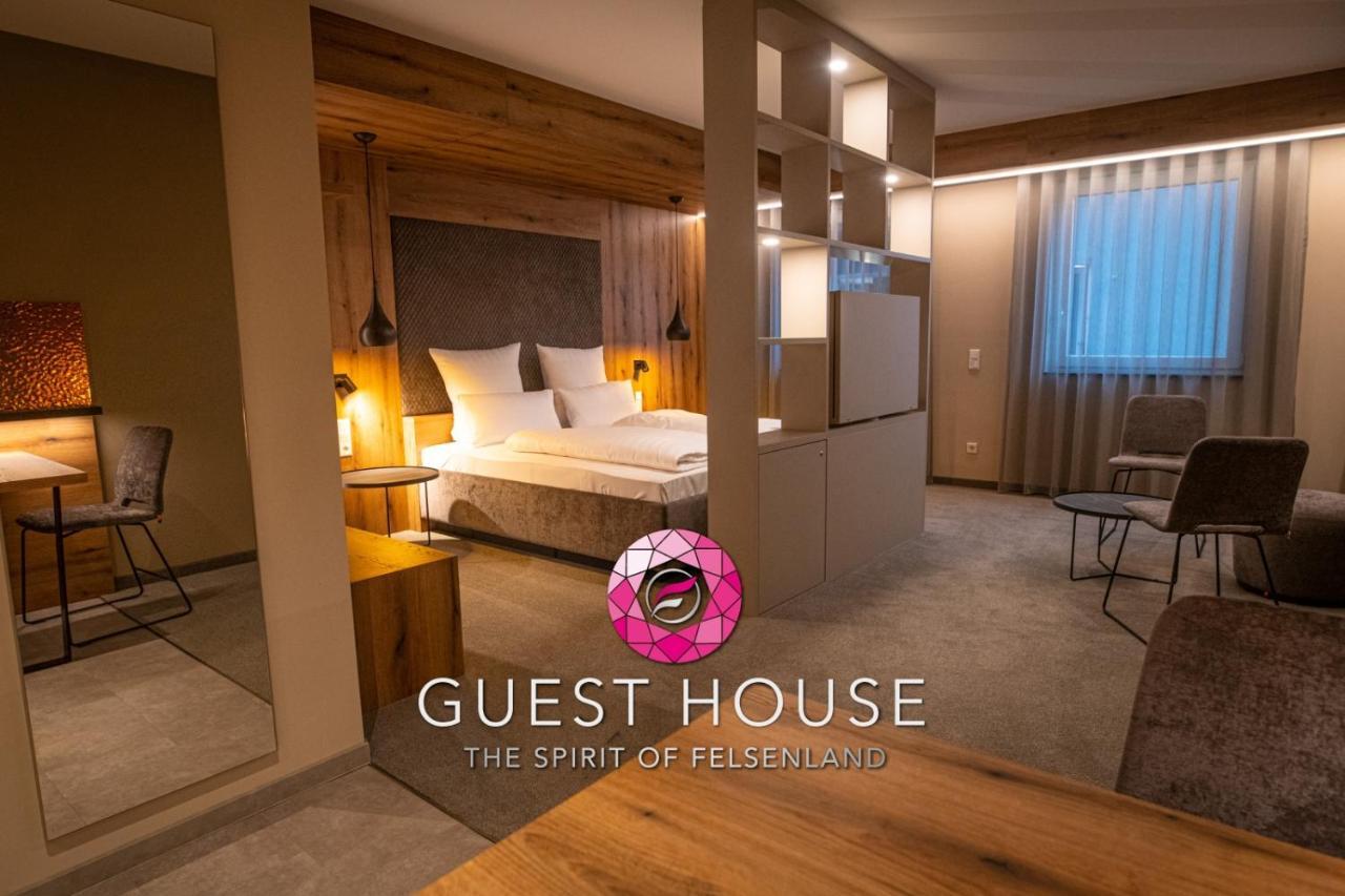 Guesthouse Felsenland Dahn Eksteriør billede
